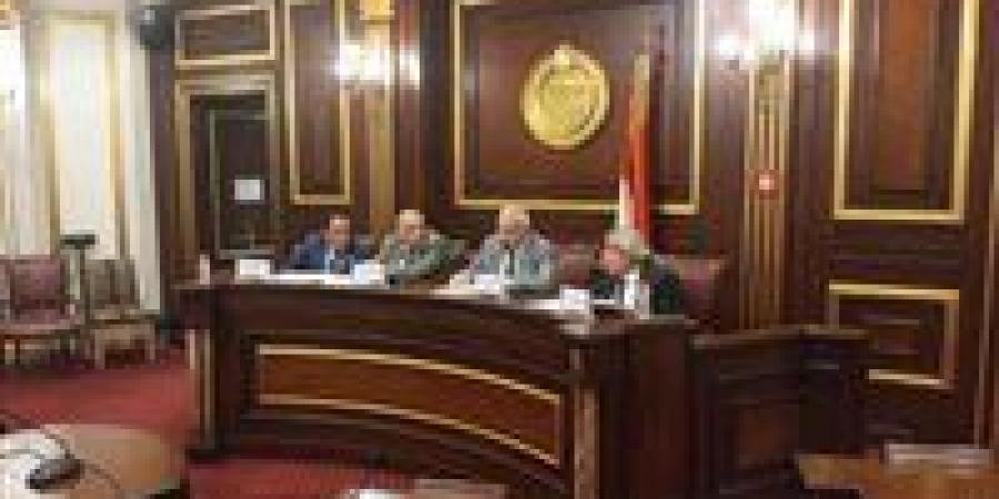 علاء
      عبد
      النبي
      يطالب
      بحضور
      وزير
      الأوقاف
      لمناقشة
      زيادة
      إيجار
      أراضي
      الوقف:
      80
      ألف
      أسرة
      في
      رقبته