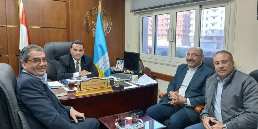 “تموين
      الإسكندرية”
      يبحث
      تعزيز
      التعاون
      مع
      المجمعات
      الاستهلاكية
      لتوفير
      السلع
      بأسعار
      تنافسية