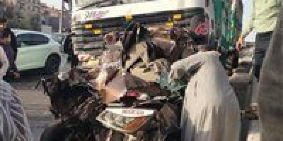 تصادم
      عنيف
      بين
      تريلا
      وميكروباص
      يُنهي
      حياة
      3
      ويصيب
      18
      آخرين