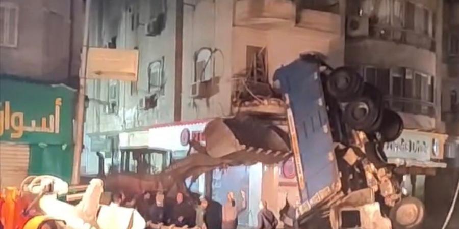 انتداب
      لجنة
      فنية
      للتحقيق
      في
      حادث
      سقوط
      تريلا
      من
      أعلى
      كوبري
      ترسا