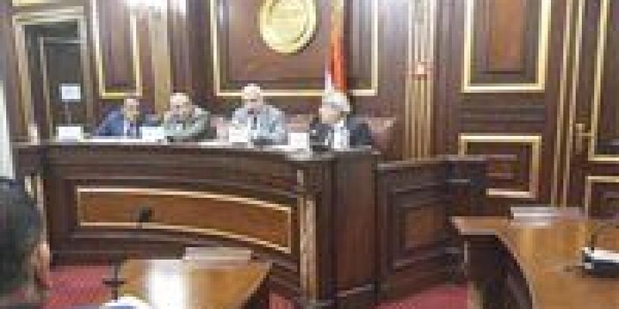 رئيس
      زراعة
      الشيوخ
      يطالب
      الحكومة
      بتصنيف
      أراضي
      الوقف
      بعد
      زيادة
      الإيجار..
      ويحذر:
      80
      ألف
      أسرة
      مهددة
      بالتشريد