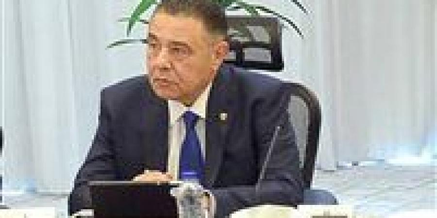 حملة
      مرور
      على
      الشركات
      التي
      تعمل
      في
      مجال
      إدارة
      المخلفات
      الصلبة
      بالغردقة