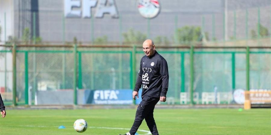 وليد
      صلا
      ح
      عبد
      اللطيف:
      حسام
      حسن
      مثل
      محمود
      الجوهري
      أسطورة
      الكرة
      المصرية