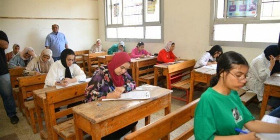 ننشر
      جدول
      امتحانات
      الصف
      الثالث
      الإعدادي
      بالقاهرة
      2026
      –
      نصف
      العام