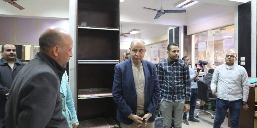 محافظ
      المنيا
      يوجه
      بصرف
      مساعدات
      عاجلة
      لحالات
      إنسانية