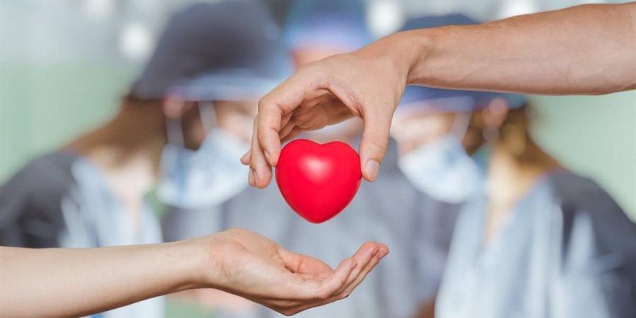 من
      المسئول
      عن
      التبرع
      بالأعضاء
      الشخص
      نفسه
      أم
      عائلته؟..
      دكتور
      محمد
      المتبنى
      يوضح