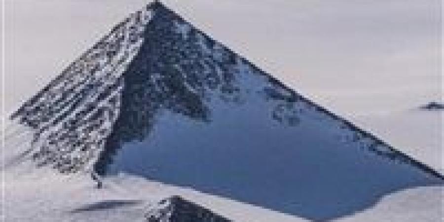 حقيقة
      العثور
      على
      أهرامات
      في
      القارة
      القطبية
      الجنوبية..
      صور
      تكشف
      الظاهرة