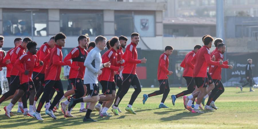 الأهلى يختتم تدريباته لمواجهة غزل المحلة فى كأس العاصمة بحضور شبابه.. صور