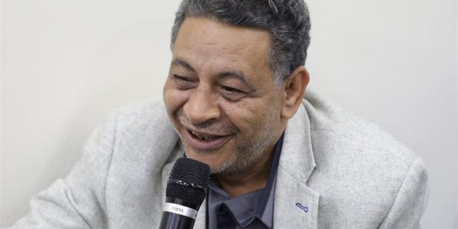 محمد
      العسيري
      في
      ندوة
      «الدستور»:
      شريف
      سعيد
      يكتب
      في
      زمن
      صعب..
      وهذا
      في
      حد
      ذاته
      إنجاز