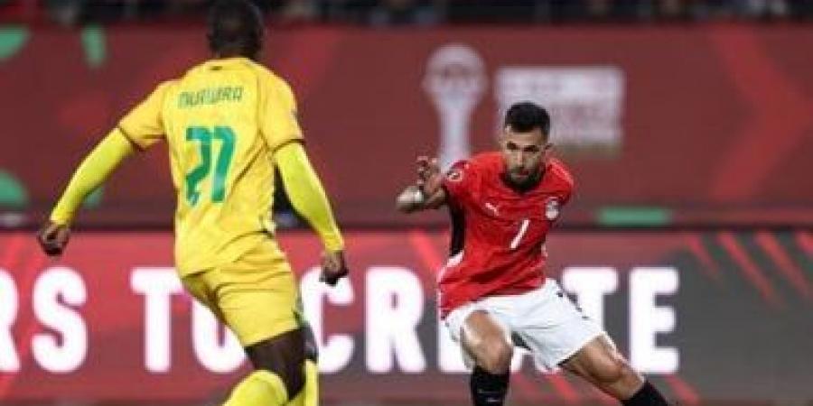 إنذار لـ تريزيجيه بداعى تمثيل السقوط داخل منطقة جزاء زيمبابوى