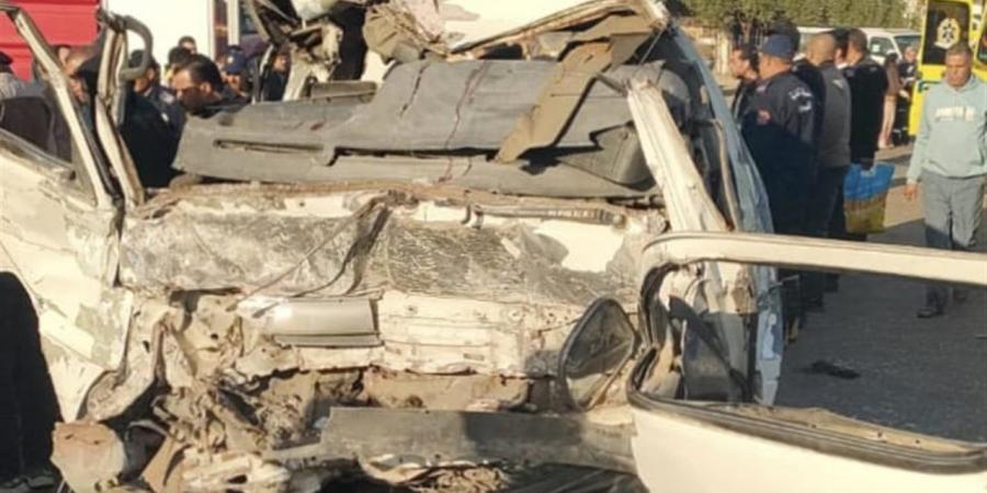 إصابة
      5
      أشخاص
      بكسور
      وجروح
      متفرقة
      فى
      حادث
      مروري
      بالبحيرة