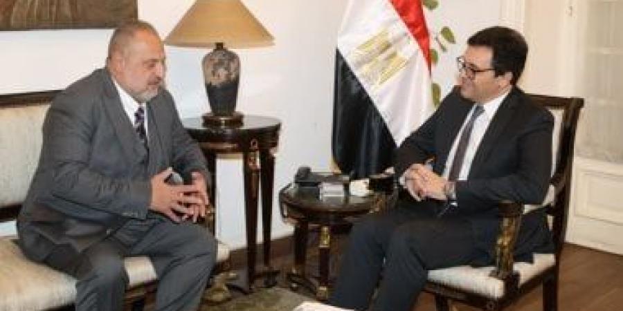 وزير الثقافة يلتقى خالد الصاوى لبحث إنشاء المركز الدولى للتدريب على فنون المسرح
