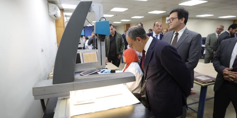 وزير الثقافة: نستخدم أحدث التقنيات فى ترميم وحفظ المخطوطات النادرة