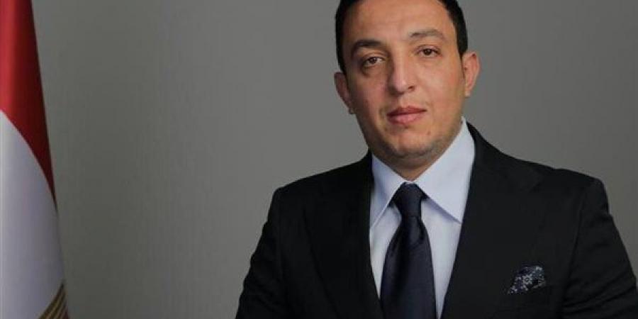 مصطفى
      أبو
      زهرة:
      أحمد
      فتوح
      وإمام
      عاشور
      لسه
      مخلصين
      ماتش
      تتس
      طاوله..
      والمشاده
      بينهما
      غير
      صحيحة