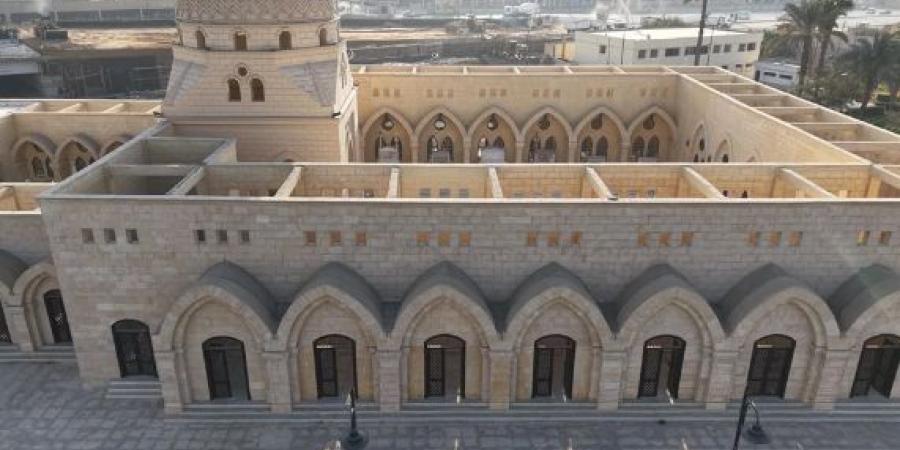 تضم
      رفات
      الرموز..
      الافتتاح
      الرسمي
      لمقابر
      تحيا
      مصر
      للخالدين
      بعين
      الصيرة
      قريبا