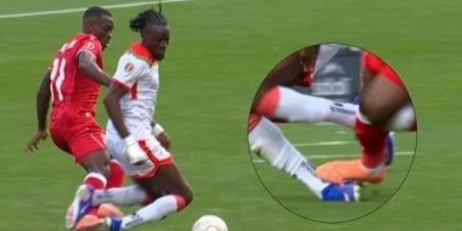 محمد معروف يشهر أول بطاقة حمراء في أمم أفريقيا 2025