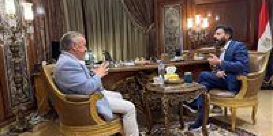 رئيس
      الاتحاد
      الدولي
      لكمال
      الأجسام
      يتفق
      مع
      رئيس
      اتحاد
      اللياقة
      البدنية
      والتنافسية
      على
      تنظيم
      فعاليات
      رياضية
      دولية
      في
      مصر