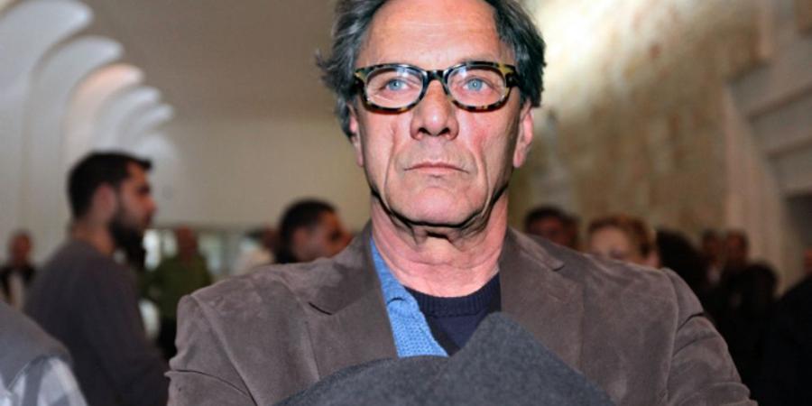 كان
      يُعاني
      من
      مرض
      القلب...
      مُخرج
      كبير
      في
      ذمة
      الله