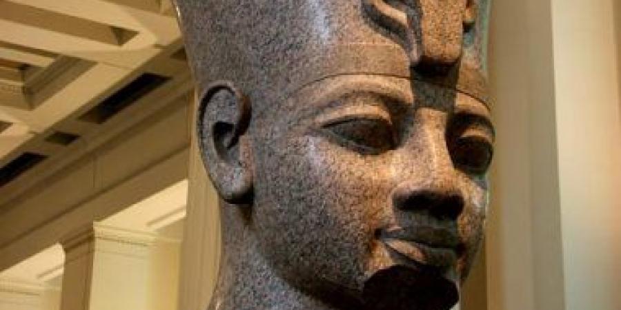 مشروع ترميم تمثالين للملك أمنحتب الثالث بالأقصر بعد جدل فرعون الخروج