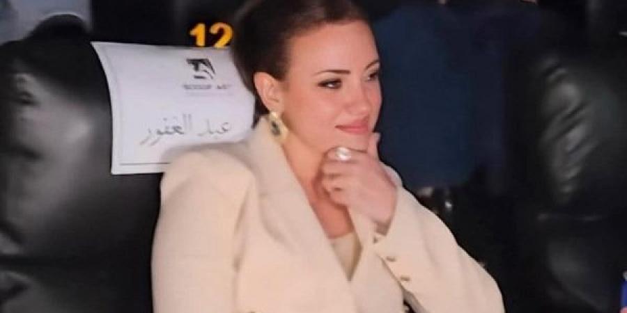 أزمة
      صور
      الفنانة
      ريهام
      عبدالغفور
      المسيئة
      تتصاعد..
      شاهد
      رد
      فعلها
      الجديد