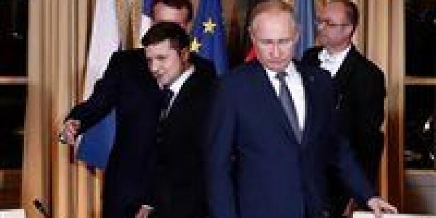 «الكرة
      في
      ملعب
      بوتين»..
      زيلينسكي
      يقدم
      تنازلات
      على
      طاولة
      المفاوضات
      وواشنطن
      تقدم
      ضمانات
      لأوكرانيا