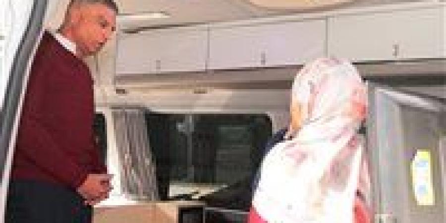 محافظ
      أسوان
      يتفقد
      السيارة
      المتنقلة
      للمركز
      التكنولوجي
      لتقديم
      خدمات
      السجل
      المدني
      والشهر
      العقاري
      في
      القرى
      النائية