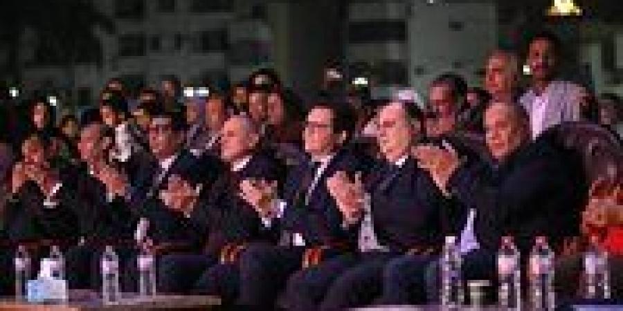 وزير
      الثقافة
      ومحافظ
      الأقصر
      يشهدان
      ختام
      فعاليات
      الدورة
      الخامسة
      عشرة
      للمهرجان
      القومي
      للتحطيب
      ويُكرِّمان
      رموزه