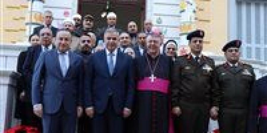 بحضور
      محافظ
      الإسكندرية..
      رئيس
      جامعة
      الإسكندرية
      يشارك
      الطوائف
      المسيحية
      الغربية
      احتفالات
      العيد
      المجيد