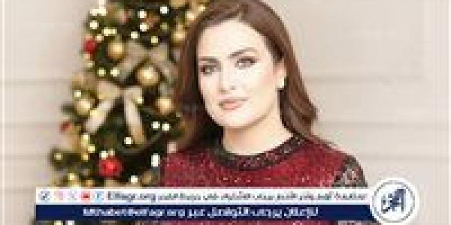 سيمون
      تحتفل
      برأس
      السنة
      برسالة
      حب
      وسعادة:
      "انشروا
      المحبة
      وابتسموا
      لمن
      حولكم"