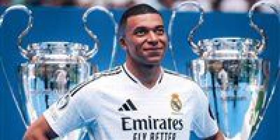 بدعوة
      من
      حكيمي..
      مبابي
      بالرباط
      لدعم
      المغرب
      أمام
      مالي
      بكأس
      أمم
      أفريقيا