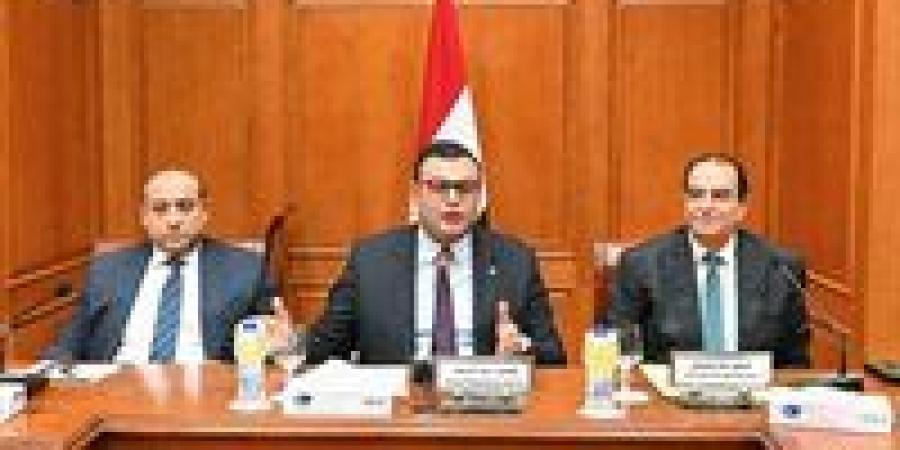 وزير الإسكان: تم وجارٍ تنفيذ نحو مليون و960 ألف وحدة سكنية متنوعة