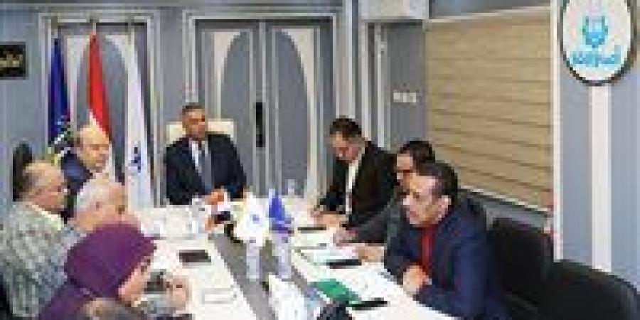 محافظ أسوان: تحويل الأراضي المستردة إلى فرص تنموية حقيقية وتعظيم الاستفادة منها لخدمة المواطنين