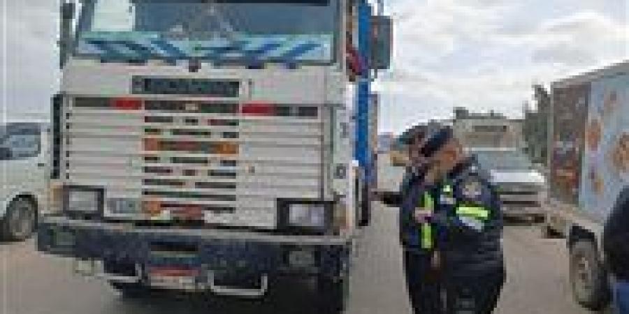 محافظ الدقهلية يتابع حملة للكشف تعاطي المواد المخدرة والمخالفات المرورية بطريق المنصورة _ السنبلاوين