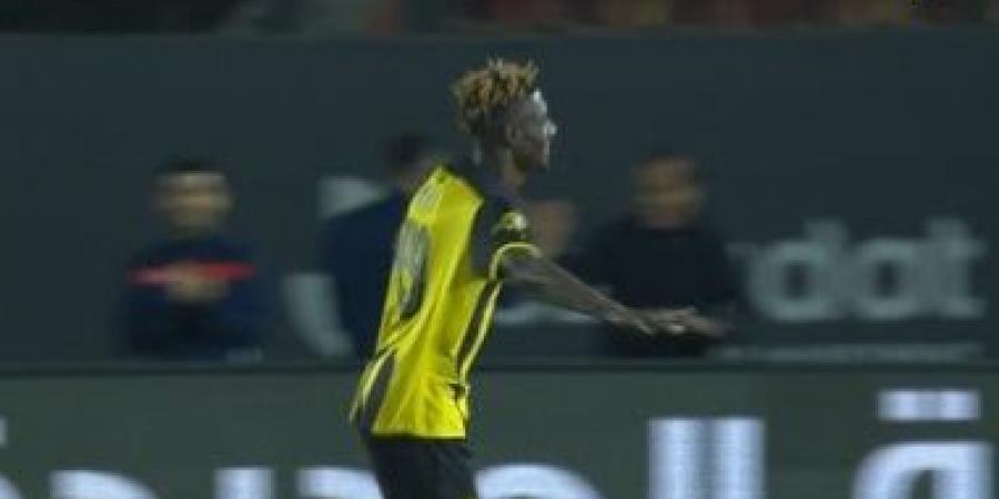 أنوماشي يسجل الهدف الثالث للمقاولون في الأهلي بكأس عاصمة مصر