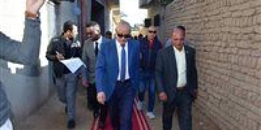 بينها افتتاح مدارس.. محافظ الأقصر يفتتح مشروعات تعليمية وتنموية بمدينة القرنة