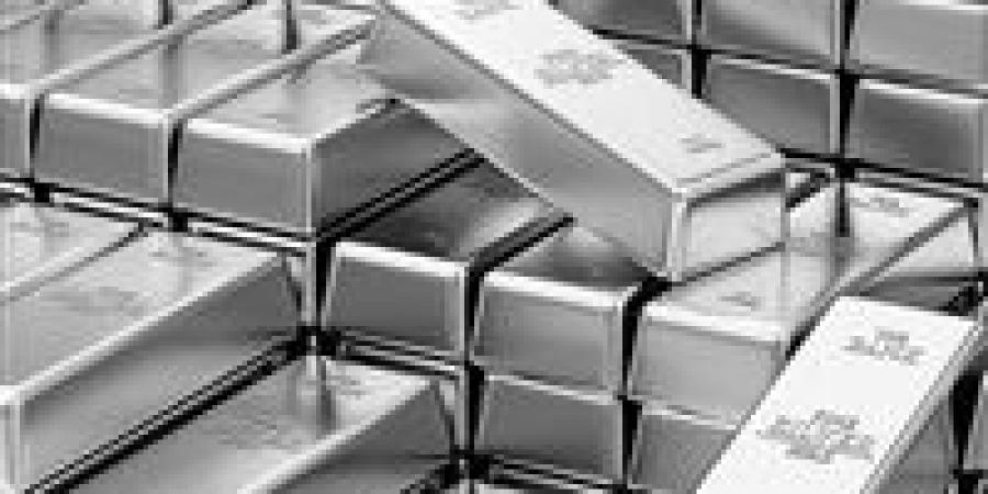 ارتفاع طفيف في أسعار الفضة محليًا وعالميًا مع نهاية 2025
