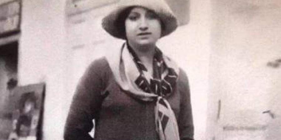 "الست".. وجه وثلاثة أقنعة