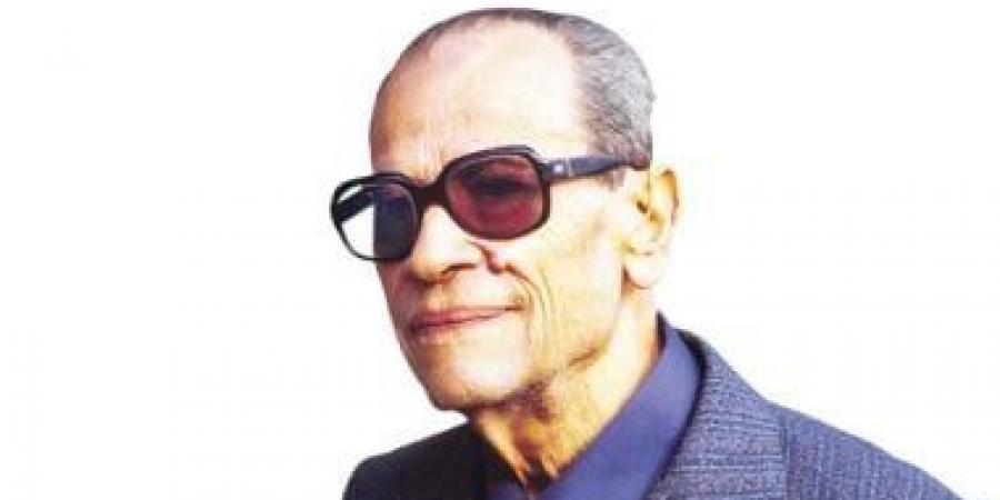 ماذا قال نجيب محفوظ عن علاقة الأدب بالفلسفة؟