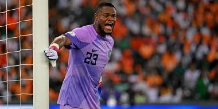 حارس نيجيريا يفكر فى الاعتزال بعد وفاة والدته قبل دور الـ16 بكأس أمم أفريقيا