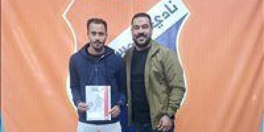 الشمس يدعم صفوفه بضم إسلام عادل صانع ألعاب كسكادا موسم ونصف