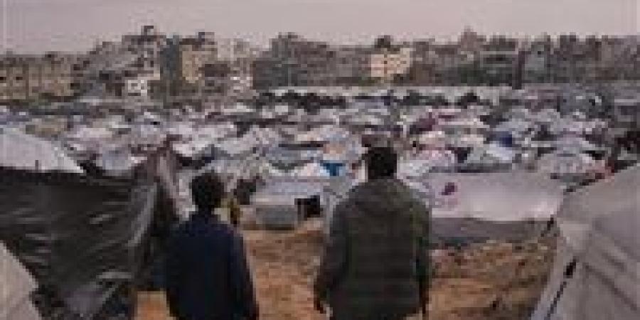 إسرائيل تحول المساعدات الإنسانية إلى سلعة تجارية مربحة في غزة وسط حصار محكم.. و تُبلغ 37 منظمة إغاثية بوقف أنشطتها