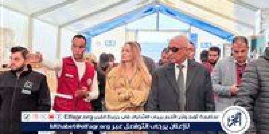 أنجلينا جولي تزور معبر رفح وتلتقي مصابين فلسطينيين وتوجه رسالة مكتوبة لسكان غزة