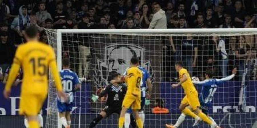 برشلونة ضيفًا على إسبانيول فى ديربي كتالونيا للابتعاد بصدارة الليجا