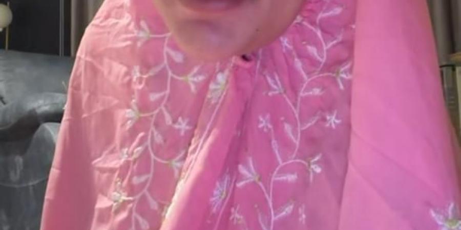 بعد إعلان خبر حملها.. إعلامية تظهر بـ"إسدال الصلاة" (صورة)