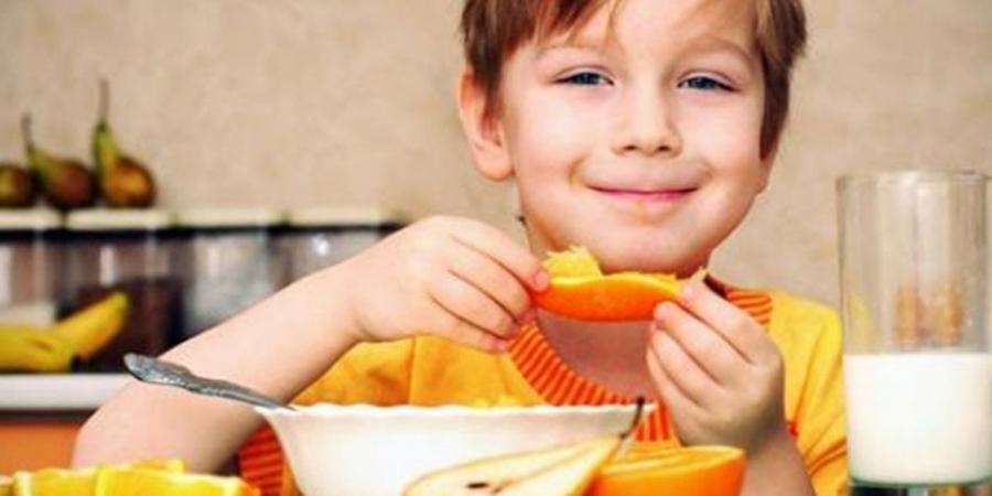 فيتامينات ومكملات تقوّي مناعة الطفل.. طبيب يوضح (فيديو)