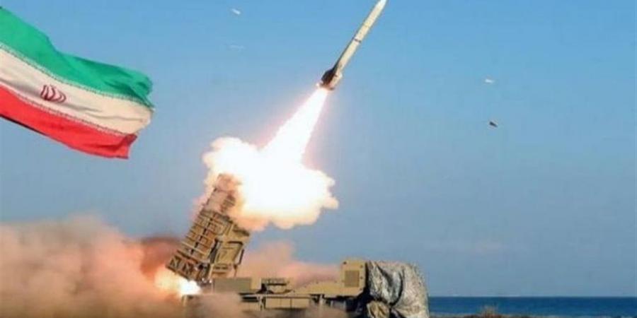 الحرس الثوري يدعو المدنيين في المنطقة للابتعاد عن مناطق انتشار القوات الأمريكية