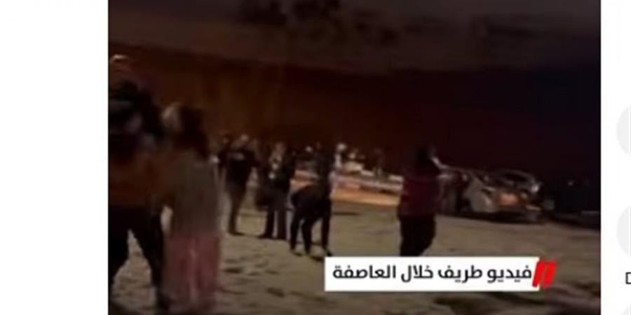 فيديو طريف خلال العاصفة.. تزلج على ثلوج المقطم (فيديو)