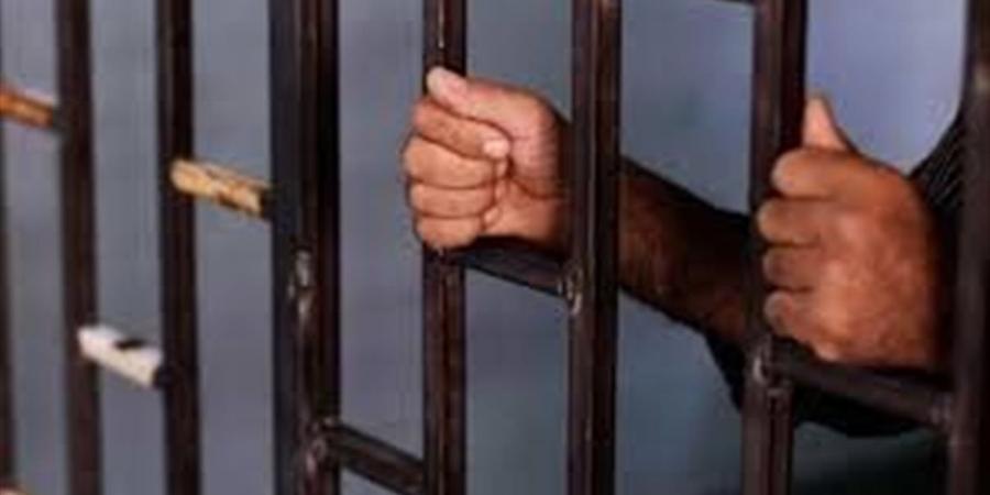 حبس وغرامة.. ما عقوبة التزوير في الأوراق الرسمية؟