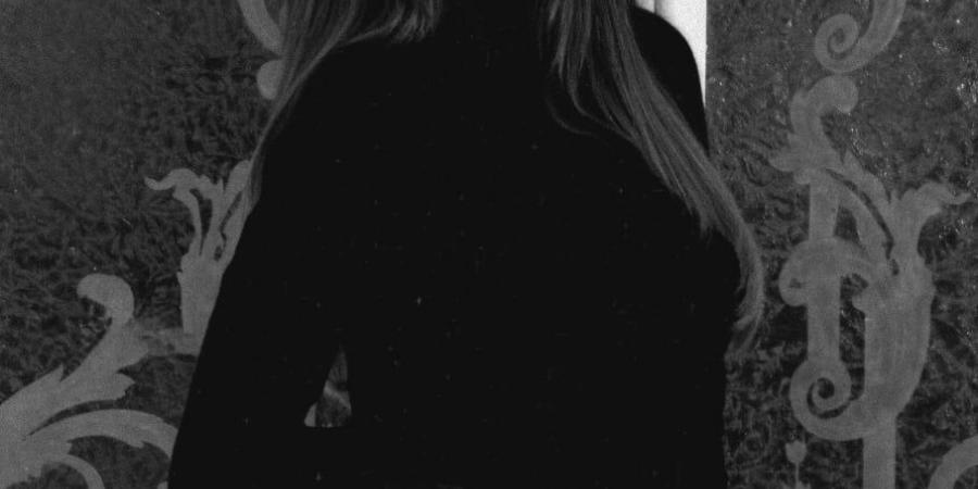 داليا مصطفى تتألق بـ فستان أسود أنيق (صور)