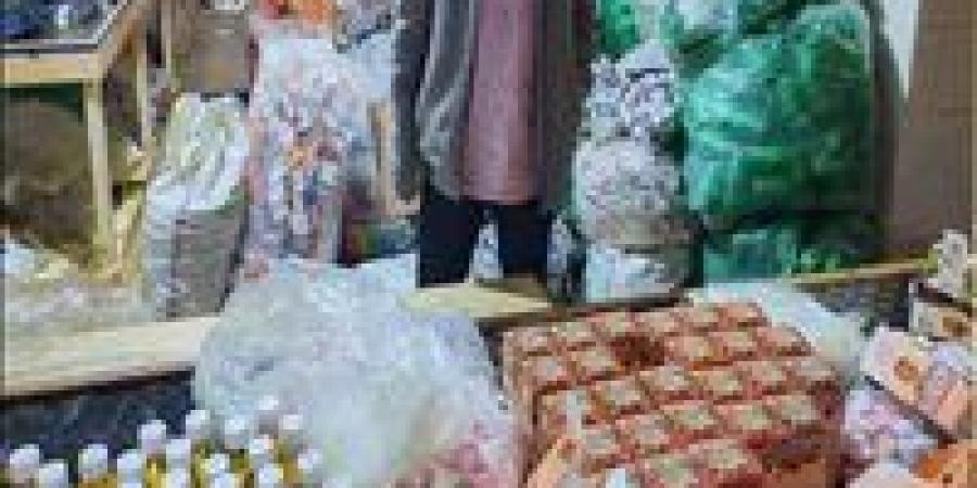 مصنع غير مرخص.. ضبط 13 ألف عبوة زيوت مغشوشة و5 أطنان خامات مجهولة بالقطامية